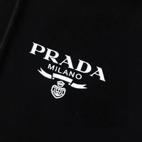 【2026】【PRADA 公式旗艦店】プラダ パーカー スウェットご好評に付き再入荷 241113 【2026】【PRADA 公式旗艦店】プラダ パーカー スウェットご好評に付き再入荷 241113