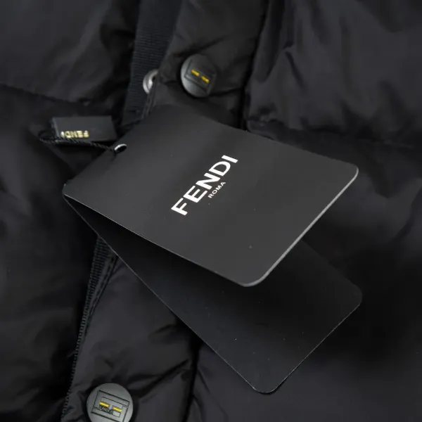 【2026】FENDI（フェンディ） ダウンジャケット  241112