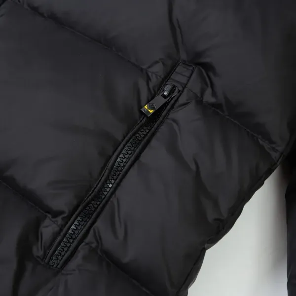 【2026】FENDI（フェンディ） ダウンジャケット  241112