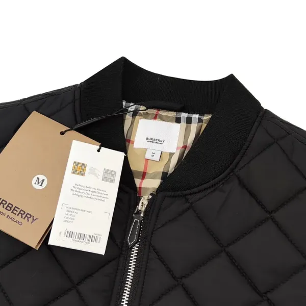 【2026】【BURBERRY 公式旗艦店】バーバリー ジャケット着 好評に付き再入荷!241112 【2026】【BURBERRY 公式旗艦店】バーバリー ジャケット着 好評に付き再入荷!241112