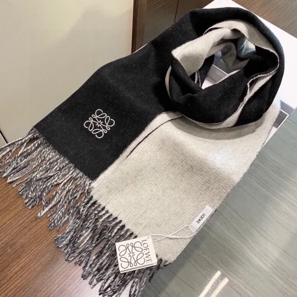 【2026】【LOEWE ロエベ】スカーフ32*180CM   241109