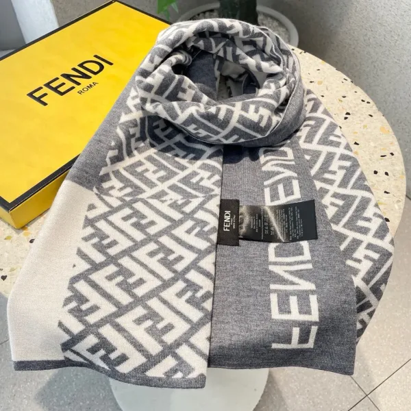 【2026】【FENDI フェンディ】スカーフ180*32CM 241109 【2026】【FENDI フェンディ】スカーフ180*32CM 241109