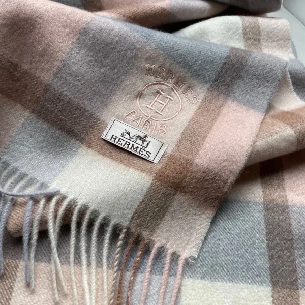 【2026】【HERMES エルメス 】スカーフ 30*180CM 241109 【2026】【HERMES エルメス 】スカーフ 30*180CM 241109