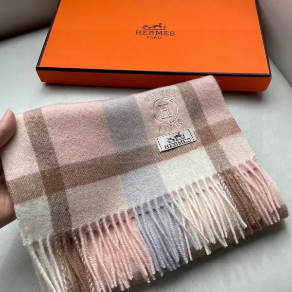 【2026】【HERMES エルメス 】スカーフ 30*180CM 241109 【2026】【HERMES エルメス 】スカーフ 30*180CM 241109