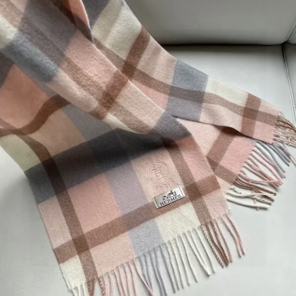 【2026】【HERMES エルメス 】スカーフ 30*180CM 241109 【2026】【HERMES エルメス 】スカーフ 30*180CM 241109