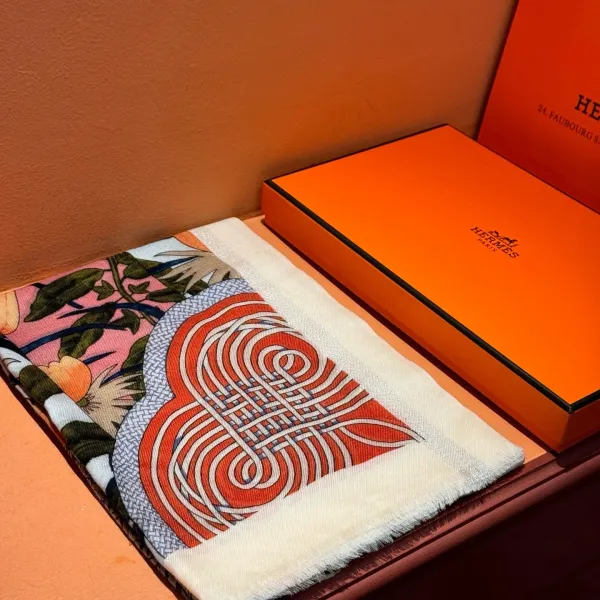 【2026】【HERMES エルメス 】スカーフ   100*200CM  241109