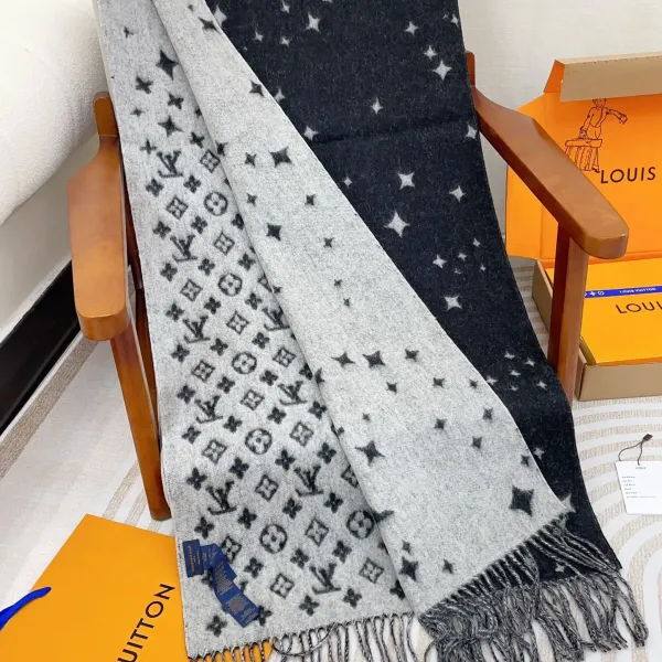 【2026】【LV LOUIS VUITTON ルイ·ヴィトン】 スカーフ 45*210cm 241107 【2026】【LV LOUIS VUITTON ルイ·ヴィトン】 スカーフ 45*210cm 241107