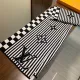 【2026】【LV LOUIS VUITTON ルイ·ヴィトン】 スカーフ 30*180cm 241107 【2026】【LV LOUIS VUITTON ルイ·ヴィトン】 スカーフ 30*180cm 241107