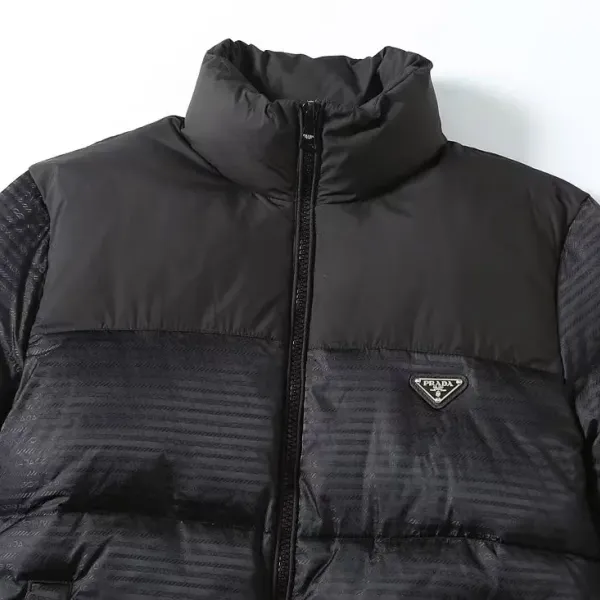 【2026】【PRADA  公式旗艦店】プラダ  ダウンジャケット 好評に付き再入荷！ 241102