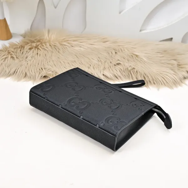 【2026】【GUCCI  公式 旗艦店】 グッチ   クラッチバッグ 当日出荷 好評に付き再入荷！27*20*5CM  241101