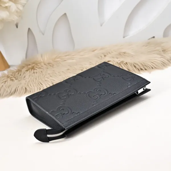 【2026】【GUCCI  公式 旗艦店】 グッチ   クラッチバッグ 当日出荷 好評に付き再入荷！27*20*5CM  241101