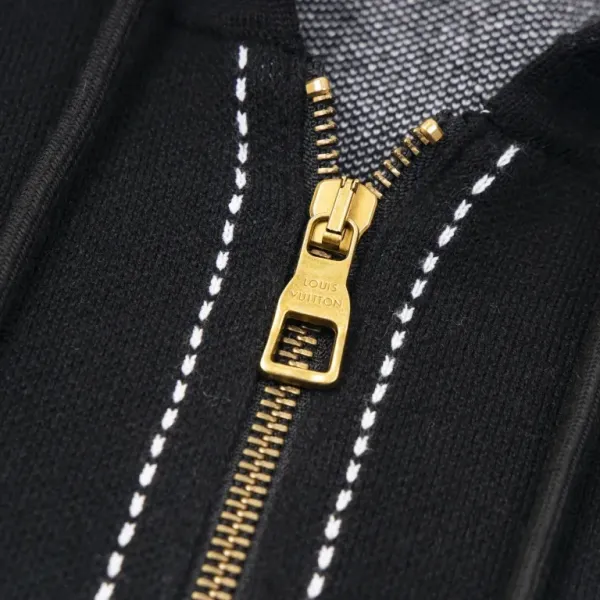 【2026】LV 【LOUIS VUITTON 公式旗艦店】ルイヴィトン セーター好評に付き再入荷! 241029 【2026】LV 【LOUIS VUITTON 公式旗艦店】ルイヴィトン セーター好評に付き再入荷! 241029