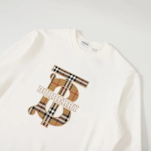 【2026】【BURBERRY 公式旗艦店】バーバリー 丸首の衛衣 スウェットご好評に付き再入荷 241025 【2026】【BURBERRY 公式旗艦店】バーバリー 丸首の衛衣 スウェットご好評に付き再入荷 241025