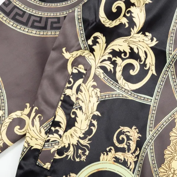 【2026】【VERSACE 公式旗艦店】ヴェルサーチ ジャケット着 ご好評に付き再入荷!241022 【2026】【VERSACE 公式旗艦店】ヴェルサーチ ジャケット着 ご好評に付き再入荷!241022