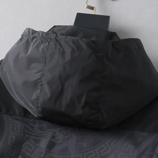 【2026】【VERSACE 公式旗艦店】ヴェルサーチ ジャケット着 ご好評に付き再入荷!241022 【2026】【VERSACE 公式旗艦店】ヴェルサーチ ジャケット着 ご好評に付き再入荷!241022