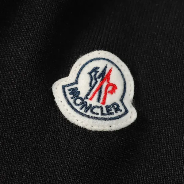 【2026】【MONCLER 公式旗艦店】モンクレール ダウンジャケット好評に付き再入荷! 271017 【2026】【MONCLER 公式旗艦店】モンクレール ダウンジャケット好評に付き再入荷! 271017