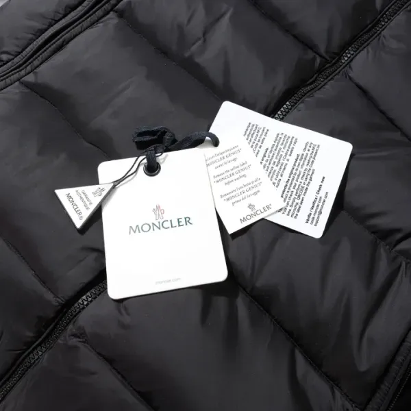 【2026】【MONCLER 公式旗艦店】モンクレール ダウンジャケット好評に付き再入荷! 271017 【2026】【MONCLER 公式旗艦店】モンクレール ダウンジャケット好評に付き再入荷! 271017
