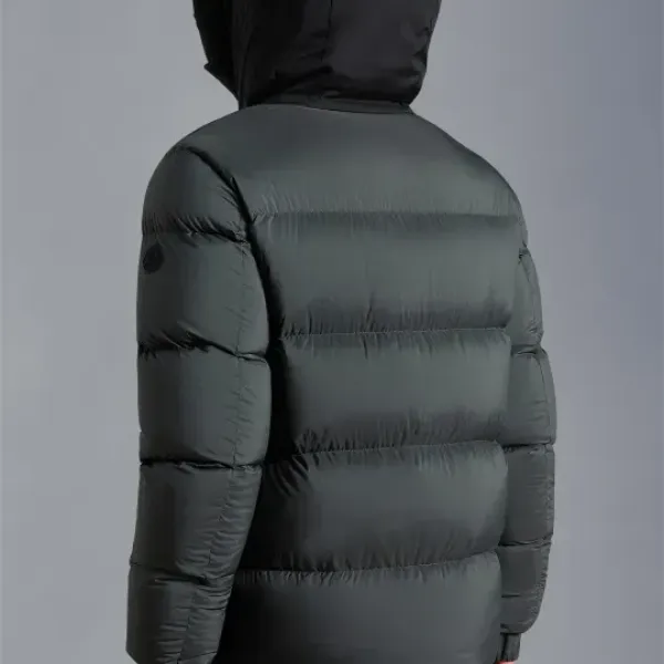 【2026】MONCLER★Madeira ショートダウンジャケット 241016 【2026】MONCLER★Madeira ショートダウンジャケット 241016