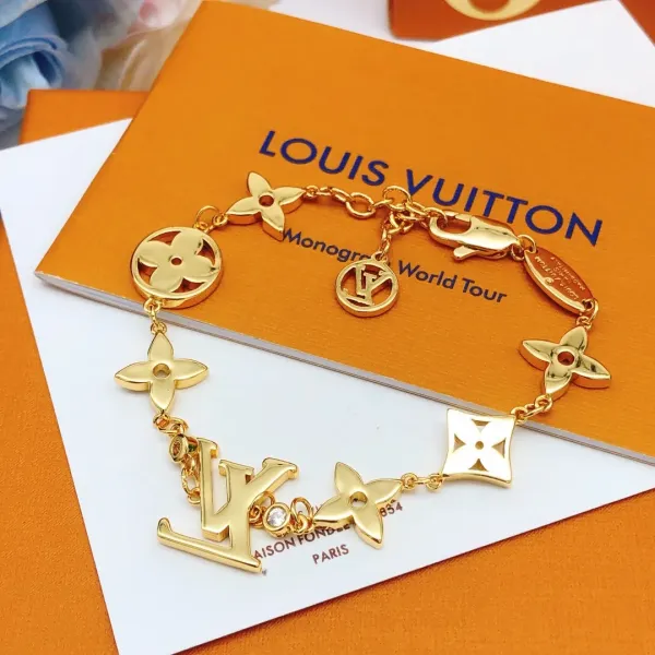 【2026】LV【LOUIS VUITTON】ブレスレット、ファッションシンプルなスタイル 241015 【2026】LV【LOUIS VUITTON】ブレスレット、ファッションシンプルなスタイル 241015