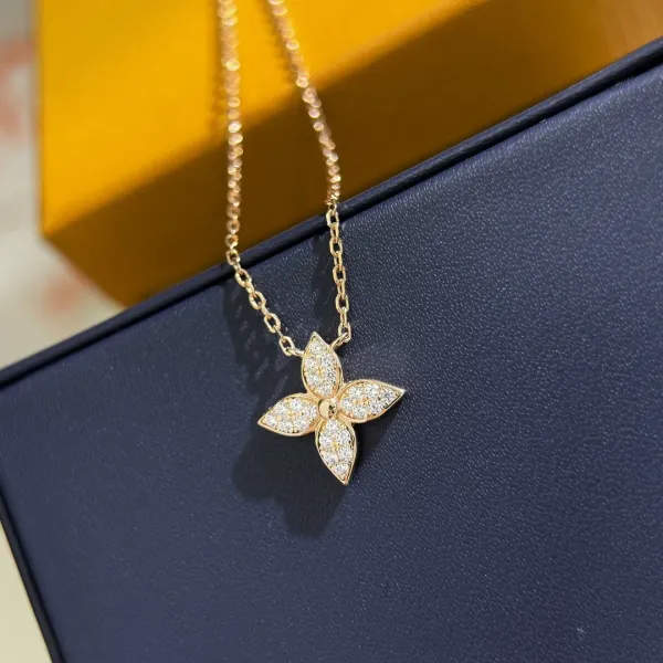 【2026】LV 【LOUIS VUITTON】ネックレス、新しいネックレス万能シンプルファッションオーナメント241015 【2026】LV 【LOUIS VUITTON】ネックレス、新しいネックレス万能シンプルファッションオーナメント241015