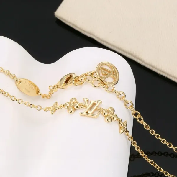 【2026】LV 【LOUIS VUITTON】ネックレス、新しいネックレス万能シンプルファッションオーナメント241015 【2026】LV 【LOUIS VUITTON】ネックレス、新しいネックレス万能シンプルファッションオーナメント241015
