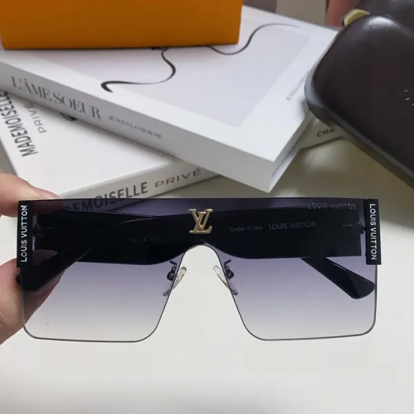 【2026】LV LOUIS VUITTON (  ルイヴィトン ) サングラス 241012