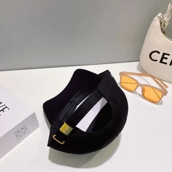 【2026】【BURBERRY  バーバリー】【数量限定】 野球帽 / ハット 241011