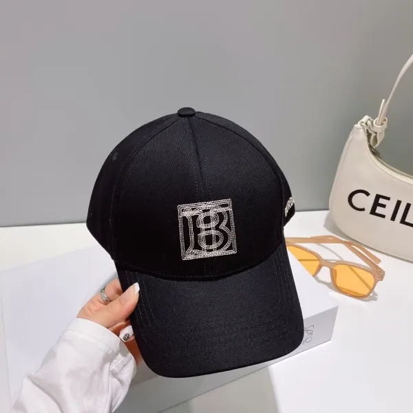 【2026】【BURBERRY  バーバリー】【数量限定】 野球帽 / ハット 241011