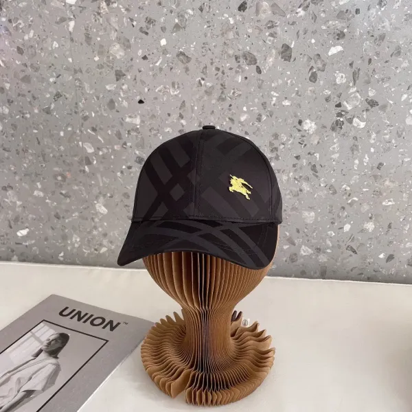 【2026】【BURBERRY  バーバリー】【数量限定】 野球帽 / ハット 241011