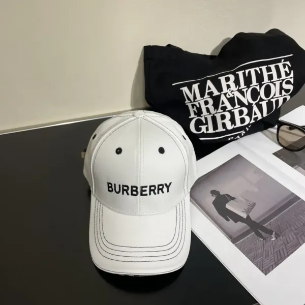 【2026】【BURBERRY  バーバリー】【数量限定】 野球帽 / ハット 241011
