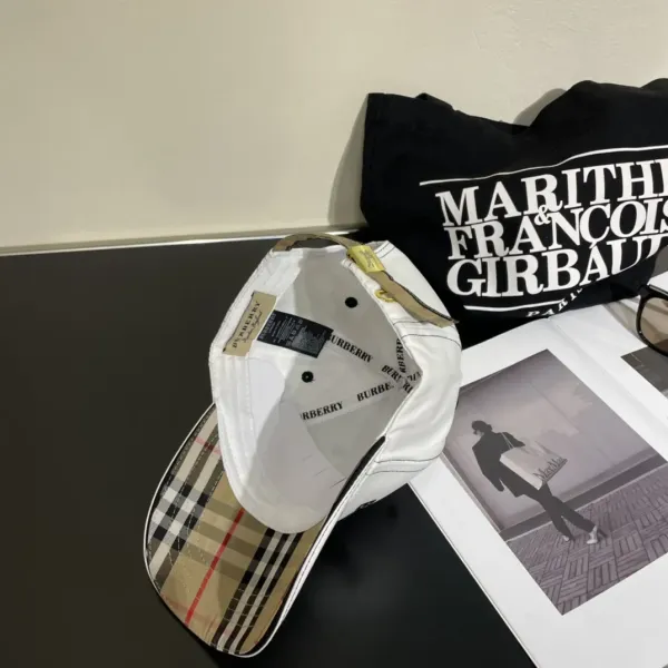 【2026】【BURBERRY  バーバリー】【数量限定】 野球帽 / ハット 241011