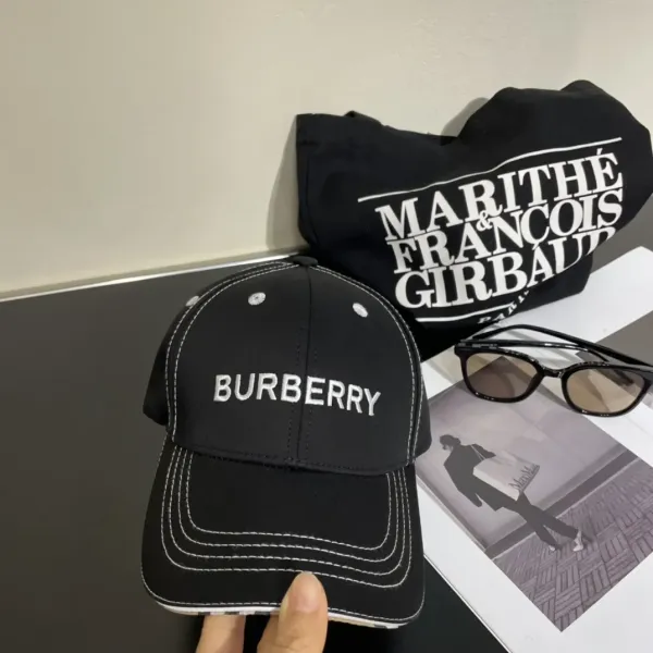 【2026】【BURBERRY  バーバリー】【数量限定】 野球帽 / ハット 241011