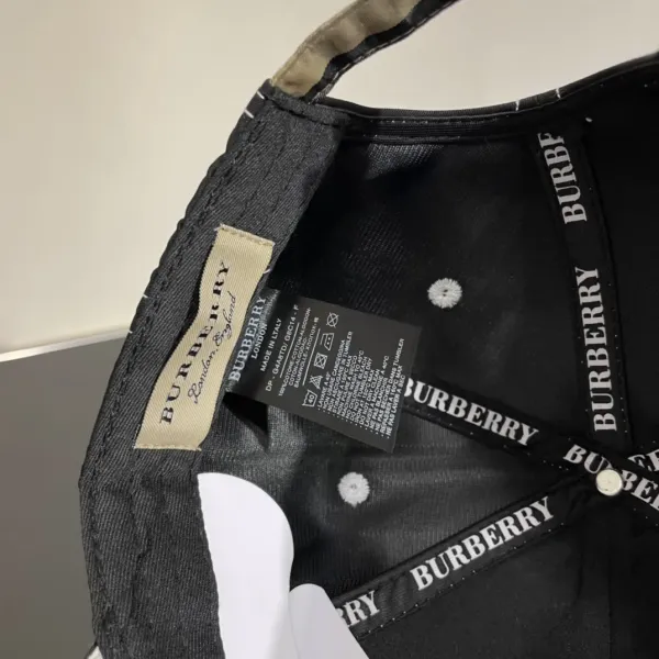 【2026】【BURBERRY  バーバリー】【数量限定】 野球帽 / ハット 241011