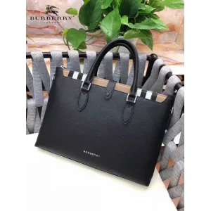 【2026】 【BURBERRY 公式旗艦店】バーバリー  ハンドバッグ 当日出荷 好評に付き再入荷！38-29-6CM 241007