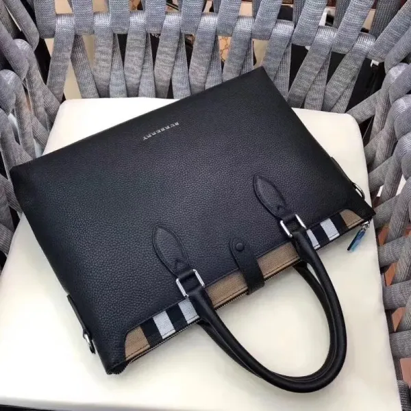 【2026】 【BURBERRY 公式旗艦店】バーバリー ハンドバッグ 当日出荷 好評に付き再入荷!38-29-6CM 241007 【2026】 【BURBERRY 公式旗艦店】バーバリー ハンドバッグ 当日出荷 好評に付き再入荷!38-29-6CM 241007