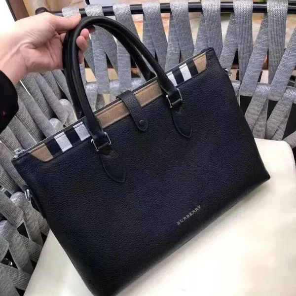 【2026】 【BURBERRY 公式旗艦店】バーバリー ハンドバッグ 当日出荷 好評に付き再入荷!38-29-6CM 241007 【2026】 【BURBERRY 公式旗艦店】バーバリー ハンドバッグ 当日出荷 好評に付き再入荷!38-29-6CM 241007