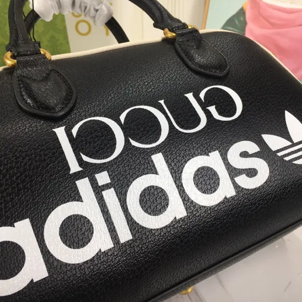 【2026】 【GUCCI 公式旗艦店】グッチ ハンドバッグ 当日出荷 好評に付き再入荷!31.5*18*15.5CM 241007 【2026】 【GUCCI 公式旗艦店】グッチ ハンドバッグ 当日出荷 好評に付き再入荷!31.5*18*15.5CM 241007
