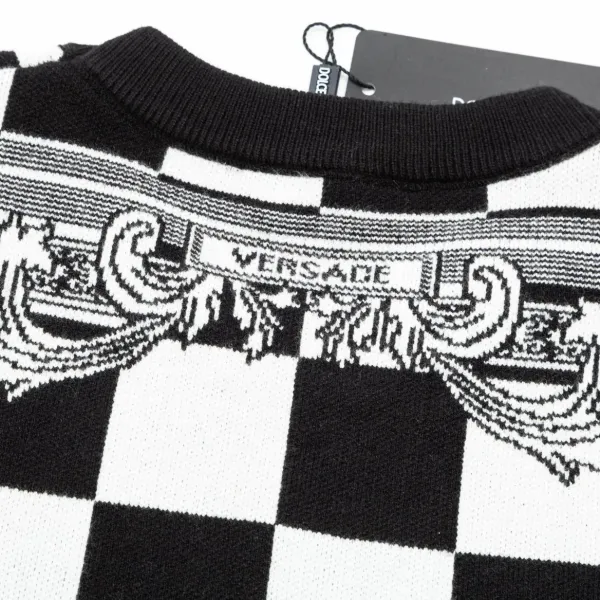 【2026】【VERSACE 公式旗艦店】ヴェルサーチ セーター好評に付き再入荷! 240930 【2026】【VERSACE 公式旗艦店】ヴェルサーチ セーター好評に付き再入荷! 240930