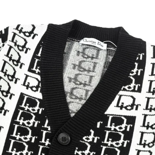 【2026】【DIOR 公式旗艦店】ディオール セーター好評に付き再入荷! 240929 【2026】【DIOR 公式旗艦店】ディオール セーター好評に付き再入荷! 240929