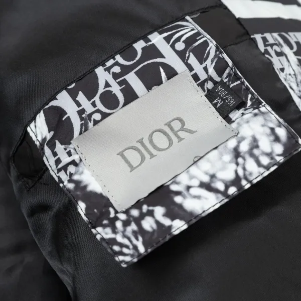 【2026】【DIOR 公式旗艦店】ディオール ダウンジャケット ご好評に付き再入荷!240927 【2026】【DIOR 公式旗艦店】ディオール ダウンジャケット ご好評に付き再入荷!240927