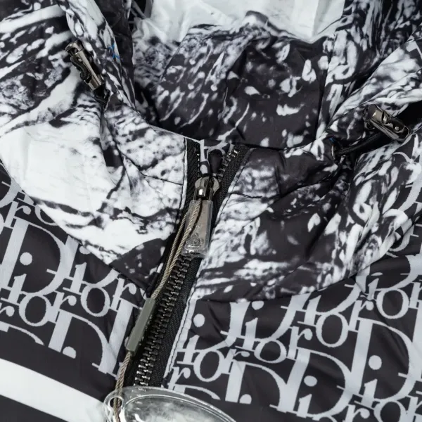 【2026】【DIOR 公式旗艦店】ディオール ダウンジャケット ご好評に付き再入荷!240927 【2026】【DIOR 公式旗艦店】ディオール ダウンジャケット ご好評に付き再入荷!240927