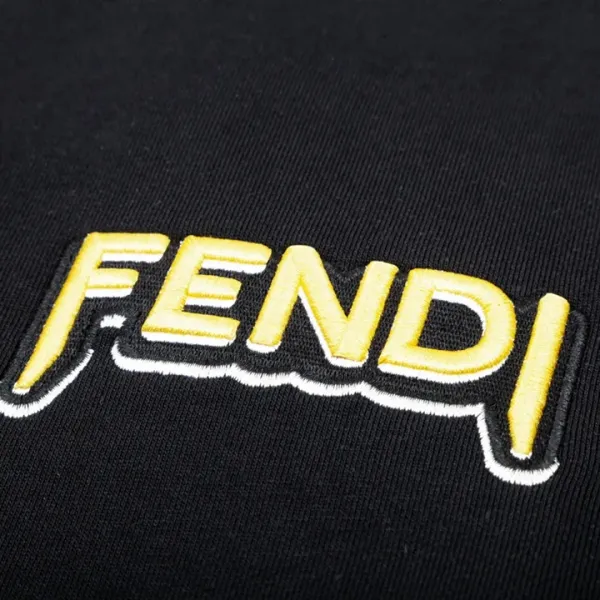 【2026】【FENDI 公式旗艦店】フェンディ 丸首の衛衣 スウェット ご好評に付き再入荷 240925 【2026】【FENDI 公式旗艦店】フェンディ 丸首の衛衣 スウェット ご好評に付き再入荷 240925