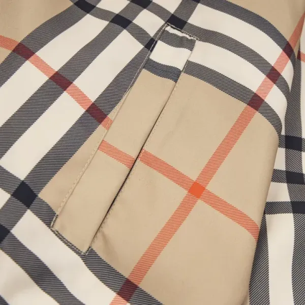 【2026】【BURBERRY 公式旗艦店】バーバリー  ジャケット着ご好評に付き再入荷！240924