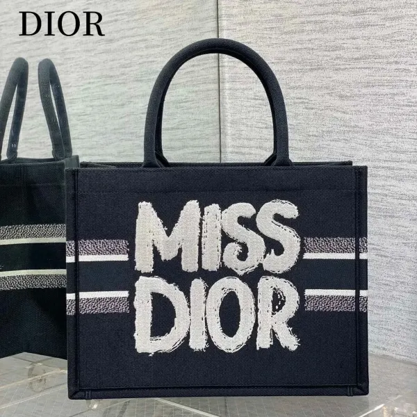 【2026】【DIOR】 ディオール MissDior刺繍柄春夏シリーズ 240919 【2026】【DIOR】 ディオール MissDior刺繍柄春夏シリーズ 240919
