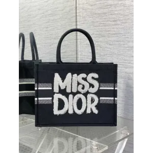 【2026】【DIOR】 ディオール MissDior刺繍柄春夏シリーズ 240919 【2026】【DIOR】 ディオール MissDior刺繍柄春夏シリーズ 240919