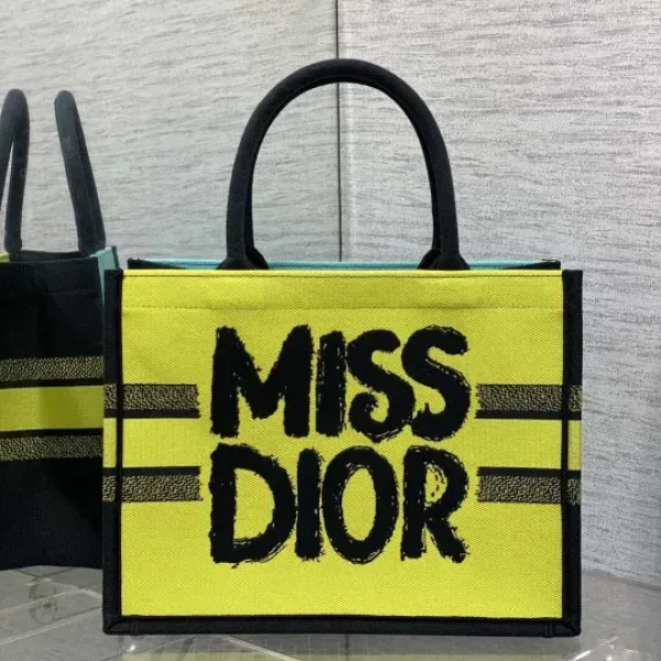 【2026】【DIOR】 ディオール MissDior刺繍柄春夏シリーズ 240919 【2026】【DIOR】 ディオール MissDior刺繍柄春夏シリーズ 240919