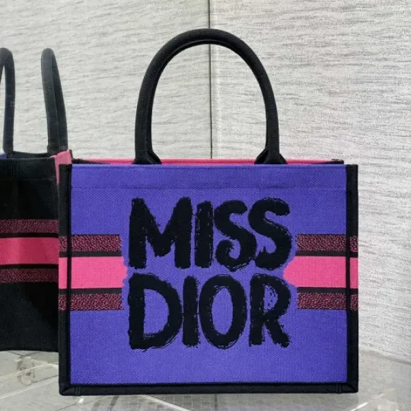 【2026】【DIOR】 ディオール MissDior刺繍柄春夏シリーズ 240919 【2026】【DIOR】 ディオール MissDior刺繍柄春夏シリーズ 240919