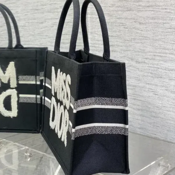 【2026】【DIOR】 ディオール MissDior刺繍柄春夏シリーズ 240919 【2026】【DIOR】 ディオール MissDior刺繍柄春夏シリーズ 240919