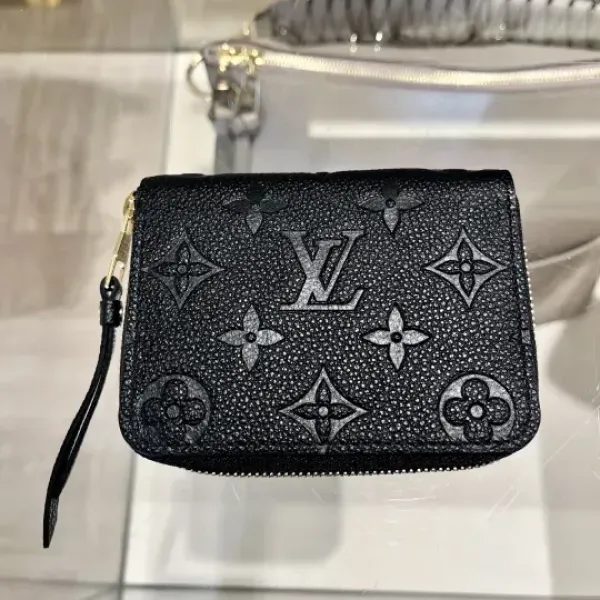 【2026】LV ★Louis Vuitton★ ジッピーコインパース M60574 240919 【2026】LV ★Louis Vuitton★ ジッピーコインパース M60574 240919