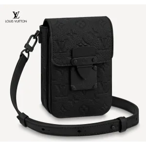 【2026】LV LOUIS VUITTON★S-LOCK VERTICAL WEARABLE WALLET★メンズ★送込 12*19*7CM 240915 【2026】LV LOUIS VUITTON★S-LOCK VERTICAL WEARABLE WALLET★メンズ★送込 12*19*7CM 240915